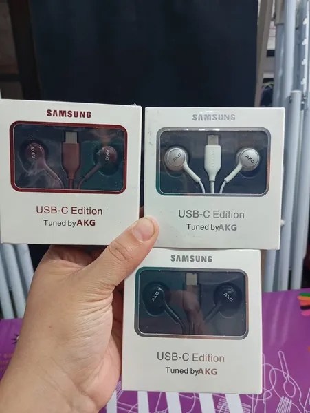 AURICULAR AKG TIPO C EDITION